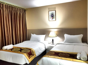 Top High Airport Link Hotel