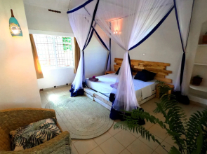 Salty's Kitesurf Village