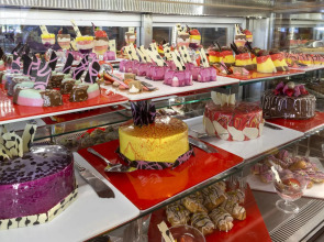 Hotel Orange Palace Side