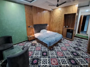 Oyo 29237 Hotel Rajveer