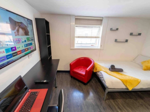 Modern Studio Available Close to the City
