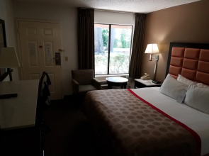 Ramada By Wyndham Temple Terrace/Tampa North