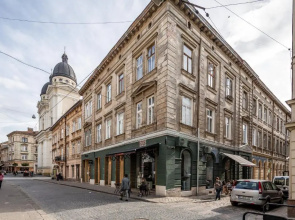 Next to Opera Apartment