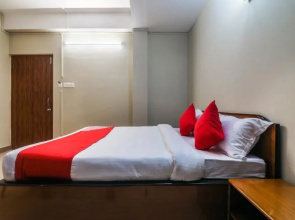 Oyo 18670 Sanctum Guest House