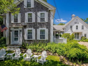 Isaiah Hall Bed & Breakfast Inn