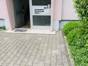 Drei Zimmer Apartment am Rhein