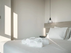 Sky-High Central Penthouse - 01