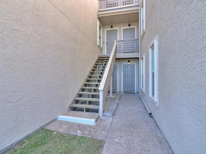 Dock Holiday 2 Bedroom Condo by Redawning