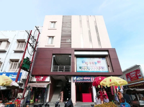 OYO 4477 City Square Hotel