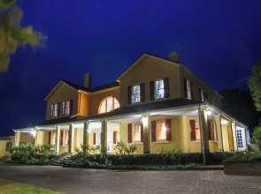26 On Chamberlain Guest House