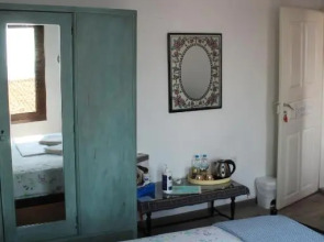 Old Town Traditional Residence