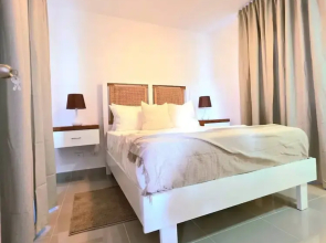 Modern Apartment 5 min From the Airport