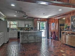 Waterfront Listing - 3 Bedroom 3 Bath on Secluded Private Cove,great Location