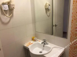 Home Inn (Zhangjiakou Xuanhua Pedestrian Street)