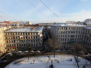 Krasny Kovrik na Pushkinskoy