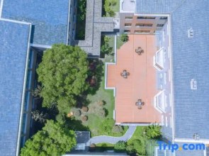 The Twenty Four Bridge Hotel