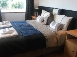 No 1 Killarney Holiday Village Vacation Home
