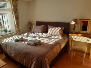 Oakdene.....perfect for Couple or Singles