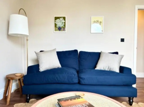 Redland Suites - Apartment 6