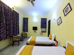 Golden Flowers Inn - Ekkatuthangal