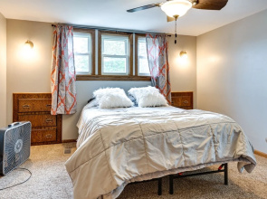 Grand Blanc Rental w/ Gas Grill & Private Yard