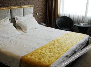 Chaoyang Junqi Business Hotel
