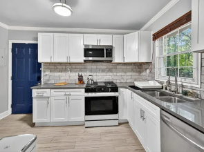 Charming East Atlanta Oasis Meets City Vibe 2 Bedroom Home