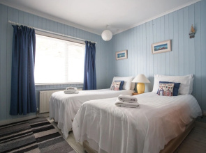 Lusty Glaze Beach Accommodation