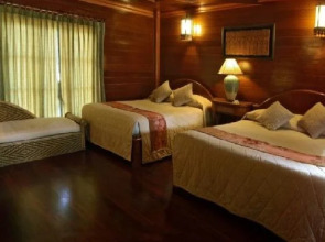 Naithon Beach Resort