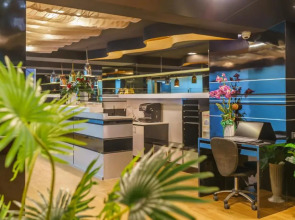 De Lux Bangkok Hotel