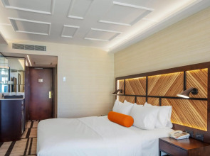 Renaissance Tel Aviv