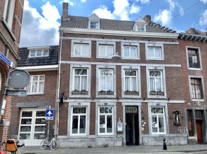 Au Quartier