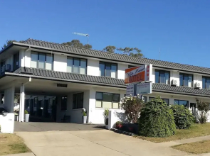 White Manor Motel