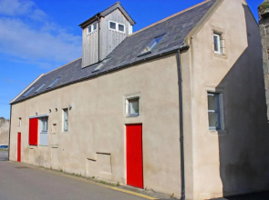 Apartment 8, The Granary