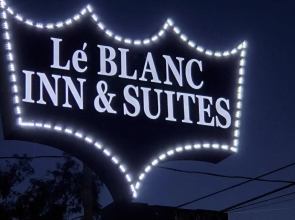 Le Blanc Inn & Suites