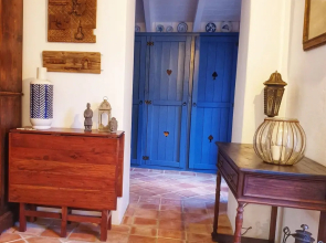 Restored 2 Bedroom Farmhouse - Aircon Wifi Plunge Pool