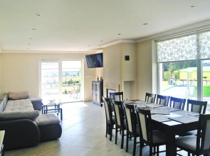 Terraced house with swimming pool and sauna, Sieciemin