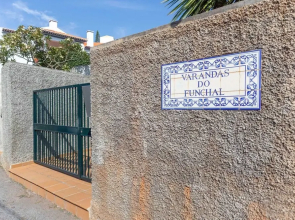 City Breaks With Pool - Belvedere Apartment