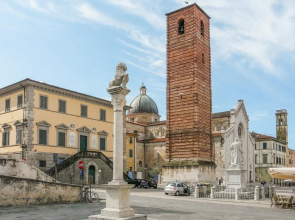 Stunning Home in Pietrasanta With Wifi, 3 Bedrooms and Outdoor Swimming Pool