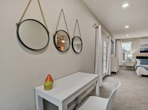 Spacious 6BR/3BA House w/ Parking! Sleeps 20!