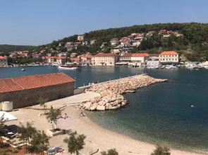 Sea view apartment near the beach 1-Jelsa center