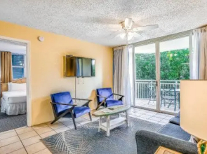 Sunrise Suites Hispaniola Suite #101