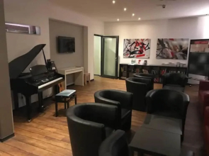 Artrock Downtown Hotel