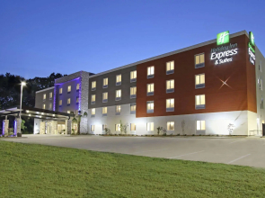 Holiday Inn Express & Suites Columbus North by IHG