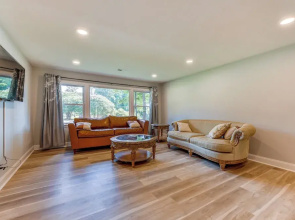 Charming Charlotte Home: 2 Mi to Downtown!