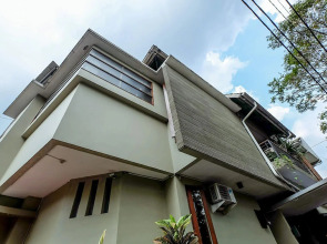 Buminanienie Guesthouse Bandung by ZUZU