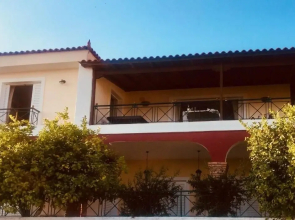 Lagonissi House