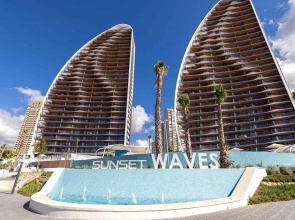 Sunset Waves Benidorm by Mar Holidays Apartments