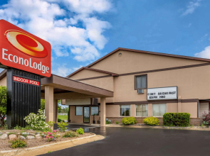 Econo Lodge Traverse City South