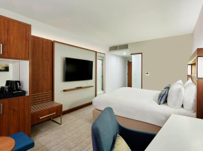 Courtyard by Marriott Luton Airport